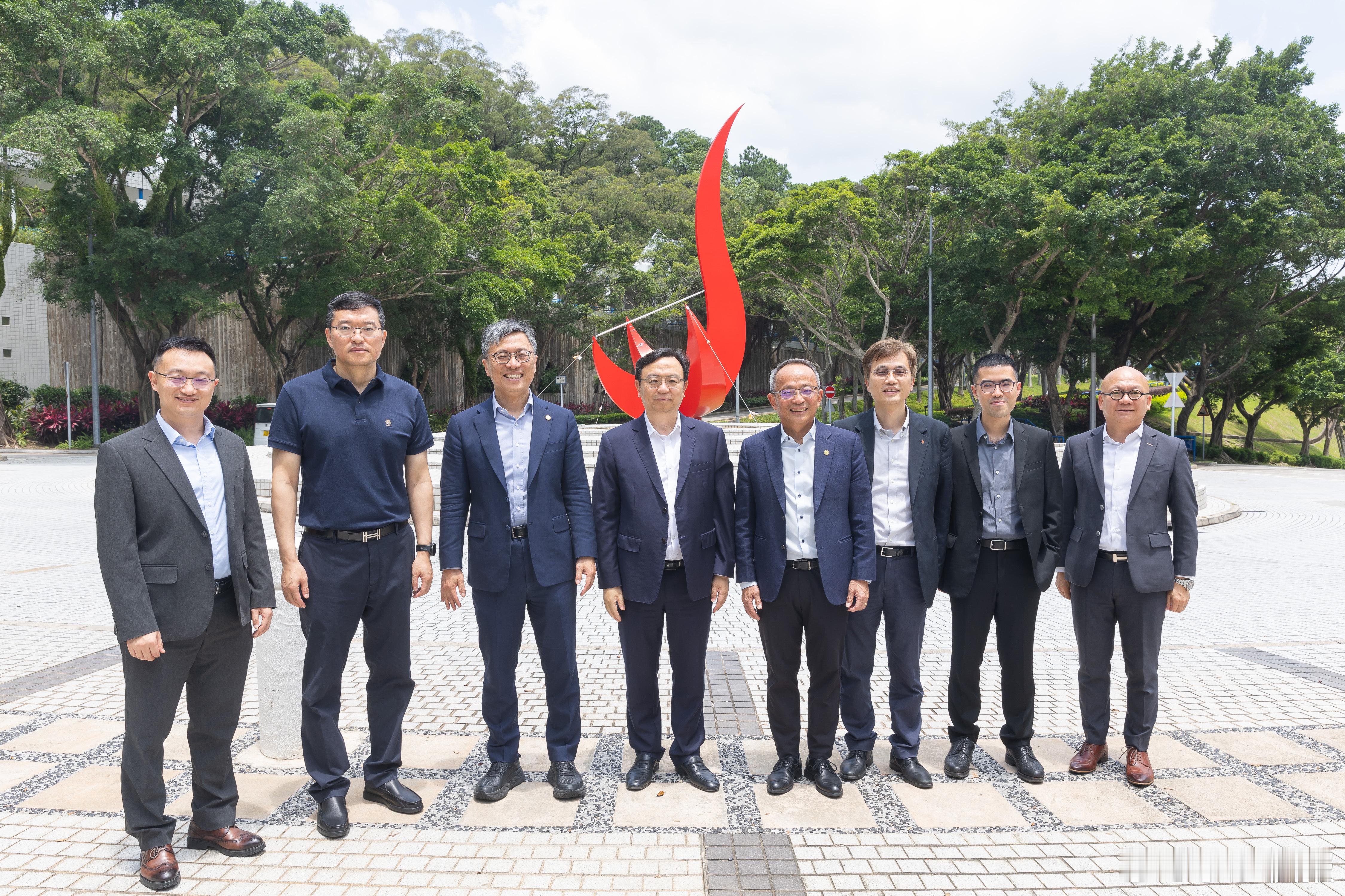 [666]7月5日，比亚迪与香港科技大学签署合作框架协议，双方共同成立——香港科