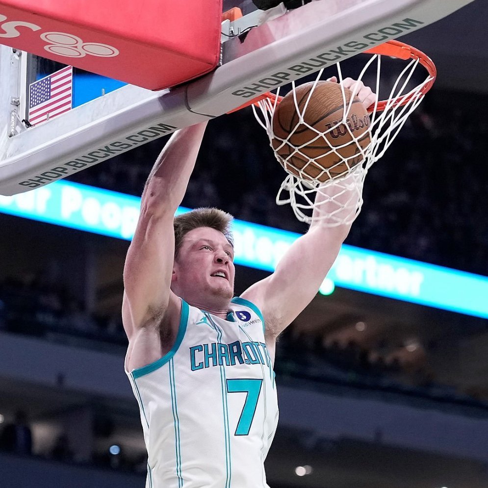 最佳新秀领跑者，科恩·克尼普尔今天32分3篮板3助攻3抢断，ts72.1%。克尼