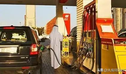 委内瑞拉突变！超市加油站排长龙，华人：生活正常但人心惶惶
 
1月3日凌晨，美国