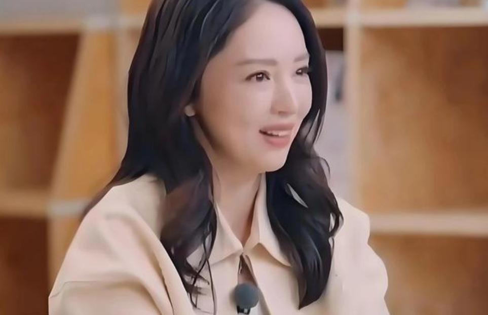 高云翔出轨事件再发酵，倒霉的三个女人只是冰山一角，董璇真能忍
娱乐