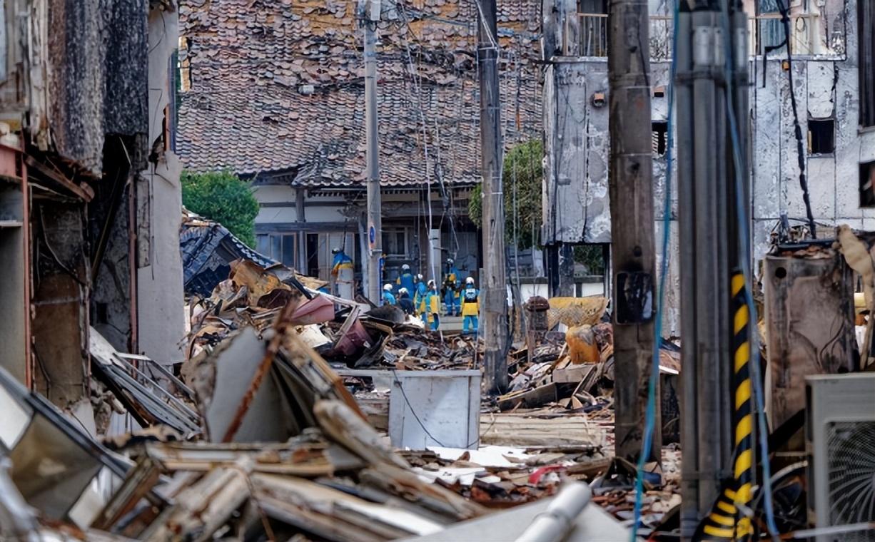 《解放军报》前媒体人，陈先义发文称：“如果中日开战，那咱们没必要浪费那么多的导弹