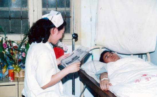 2000年，开往襄樊的474次列车上，一位农村姑娘遭遇三位流氓调戏，一名空军战士