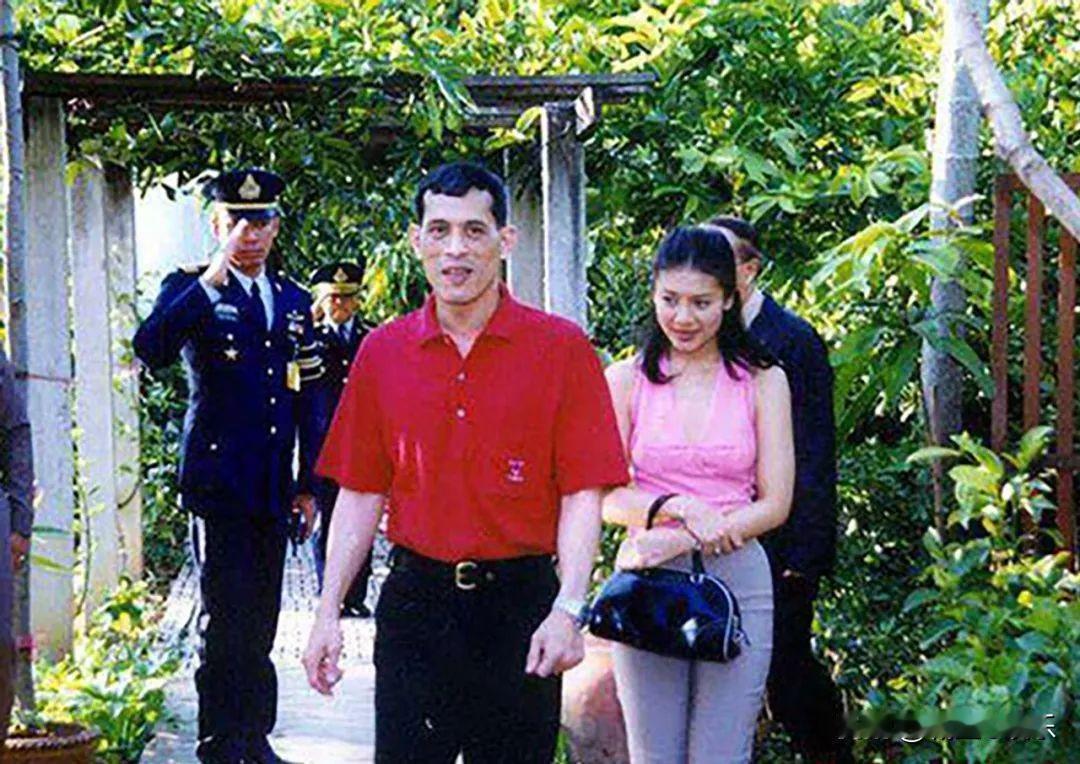 爱情让西拉米变得更美，母爱会让她发光，西拉米就是仙女本尊了。她真的好美，她要是多