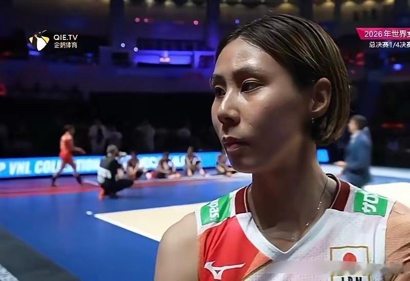 赛前有多嚣张，赛后输得就有多狼狈！日本女排输球后，和田由纪子接受采访，感觉都要哭