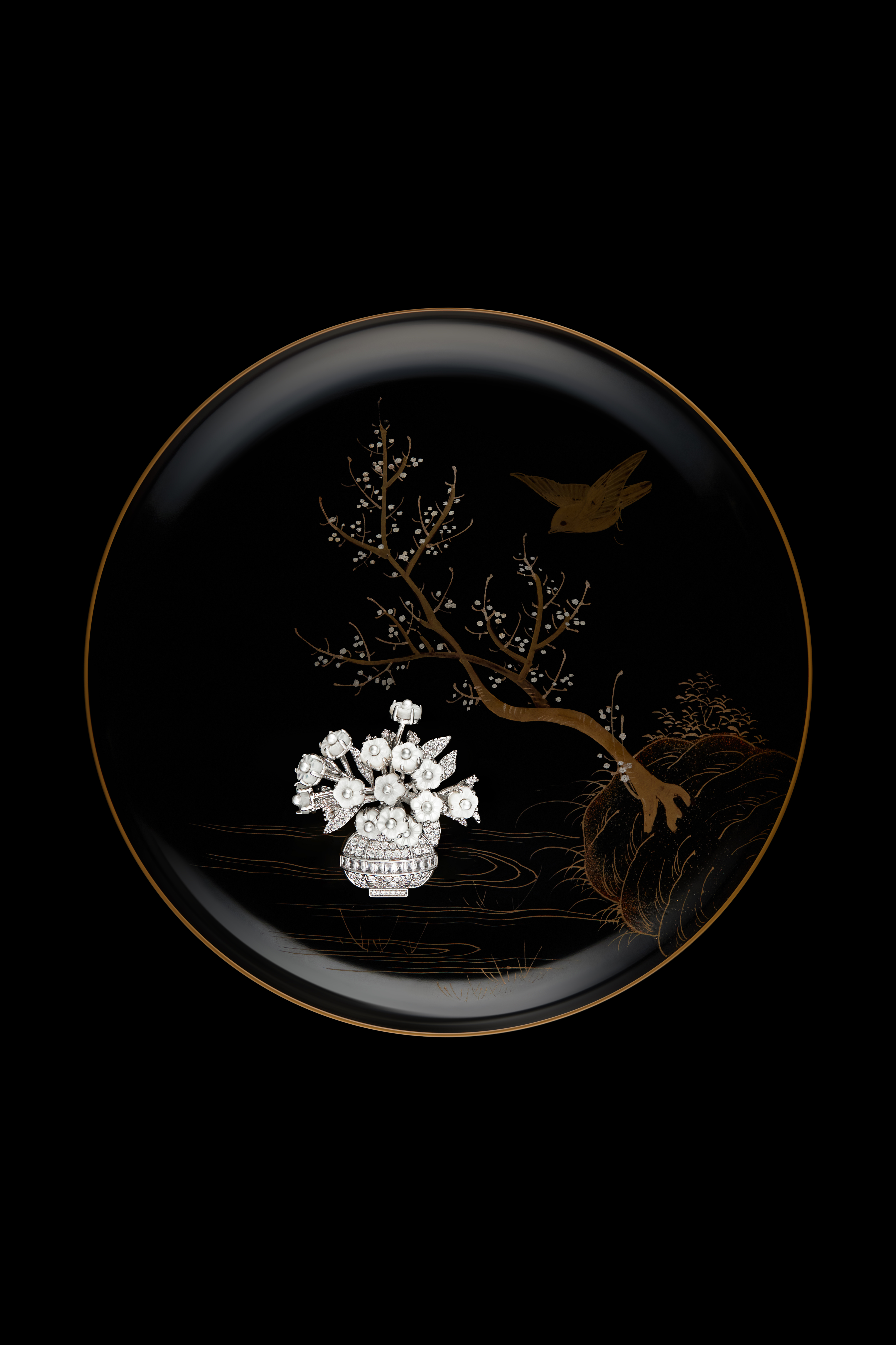 MOH Vision | 时光珍藏全新「四时风物·莹光花境」系列，以东方文化中的