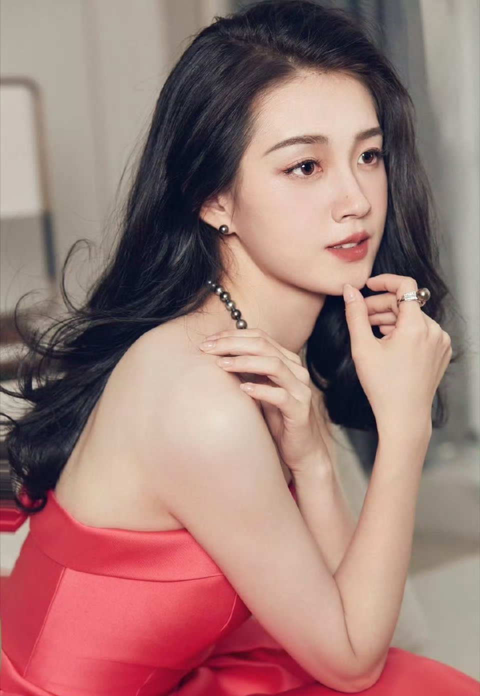 郭宇欣红色抹胸礼服郭宇欣～～郭宇欣