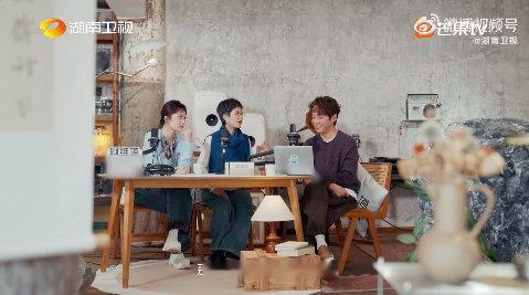 张栋梁一怒之下怒了一下张栋梁怒了一下的程度就是妥协说 “都行”，这哪是急眼，明明