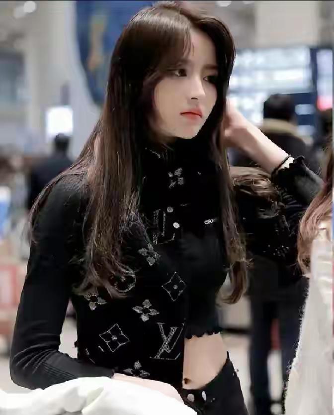 娱乐圈“陪玩陪睡”黑幕再曝！杨幂戚薇谢娜早年隐忍内幕，千万网红血泪控诉：拒绝的代