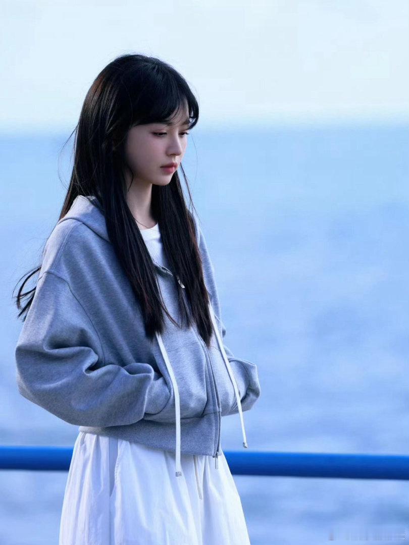 田曦薇天才女友高智感痴迷理论研究，说话直白不懂迂回，林知夏的理科脑思维，期待田曦