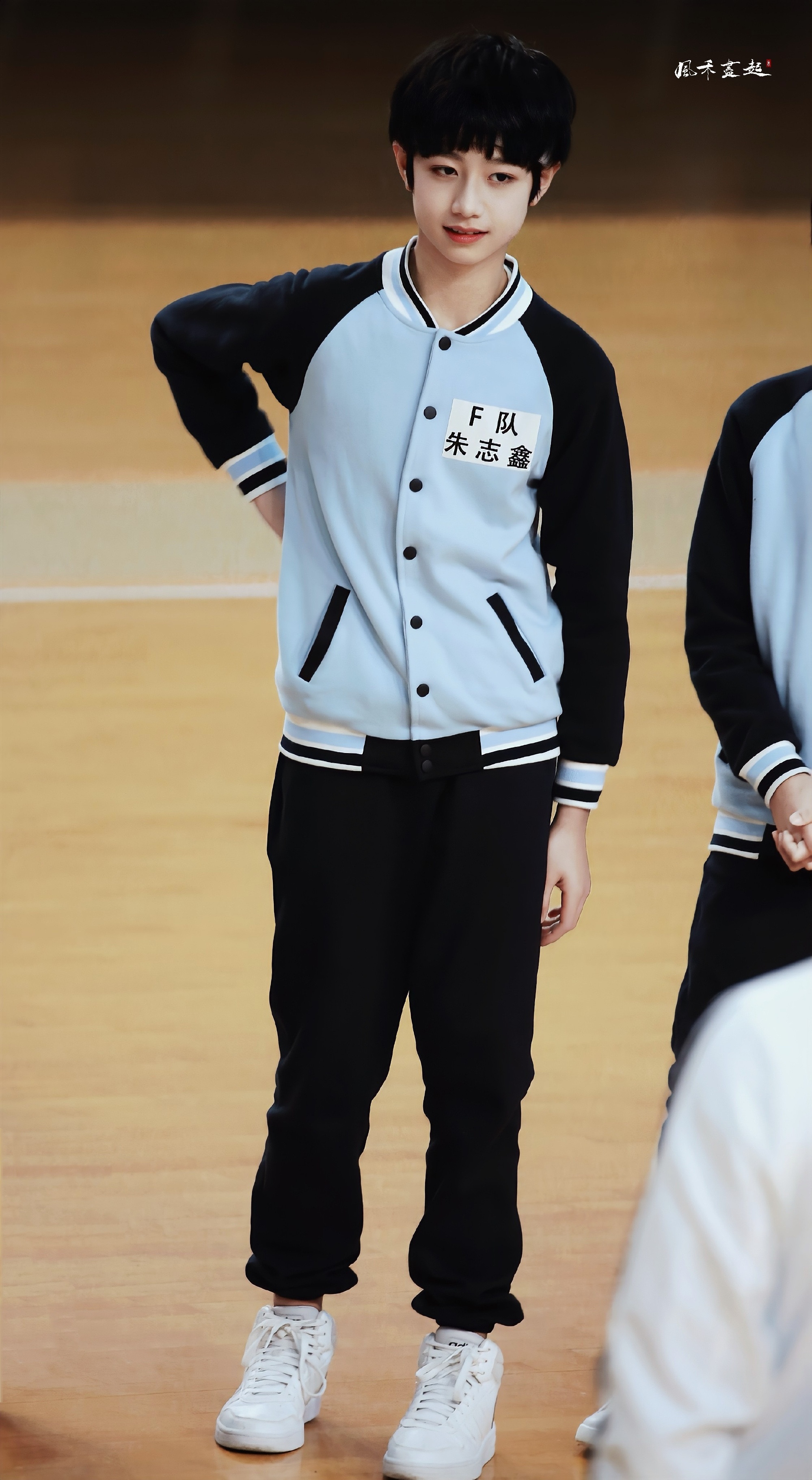 他只是一个小肉丸子呀 你们都不允许欺负他 ​​​