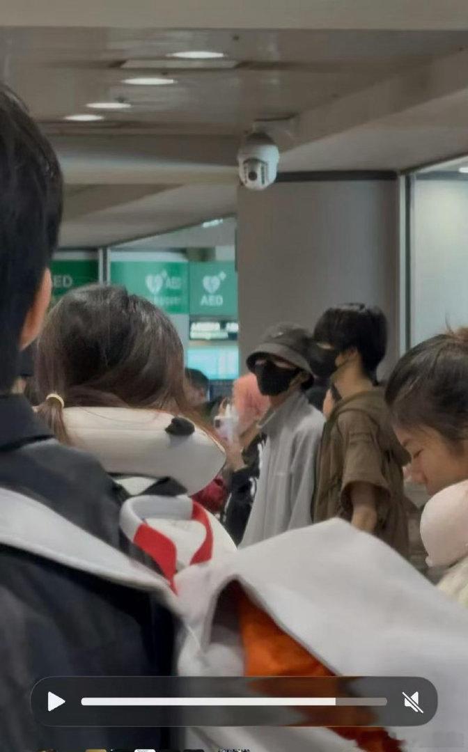 tg 陈奕恒左奇函到韩国了 