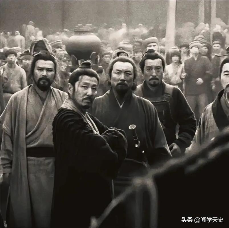 你说是张良聪明还是刘邦聪明?

按“出主意”算，张良甩刘邦几条街。

鸿门宴前怎