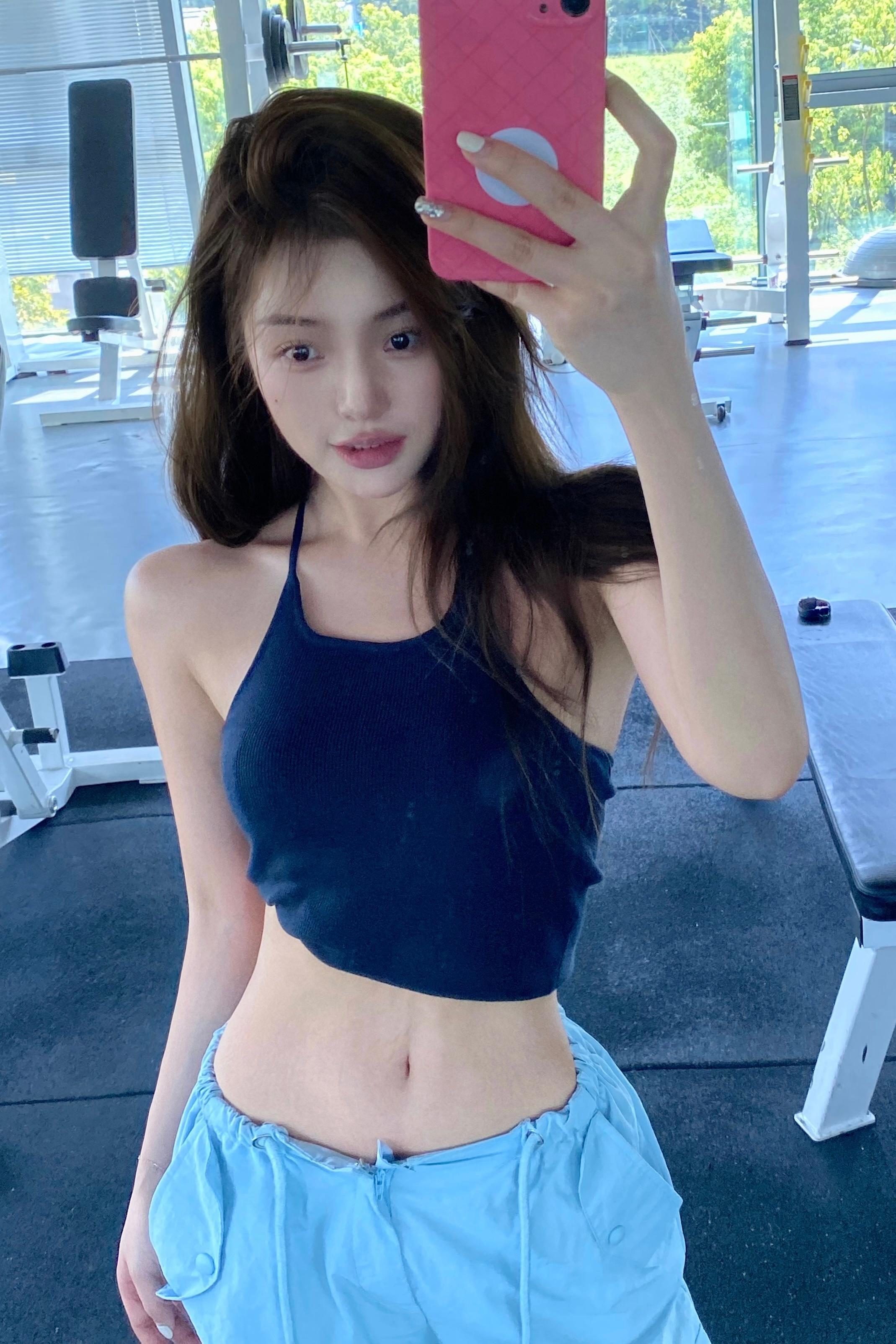 周末愉快 老婆们 男的无所谓✨🥑🍒  ​​​