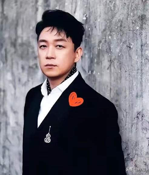 潘粤明公开感谢董洁，
一句话让人破防，
这才是男人该有的格局。潘粤明和董洁，离婚