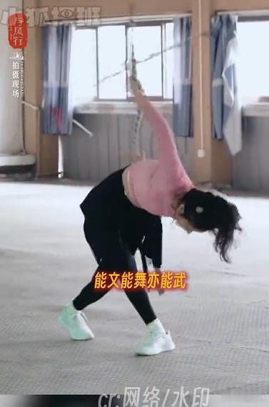 小说里的绝世女侠有脸了 真的被女星们练武训的样子狠狠惊艳到，利落身姿气场全开，瞬