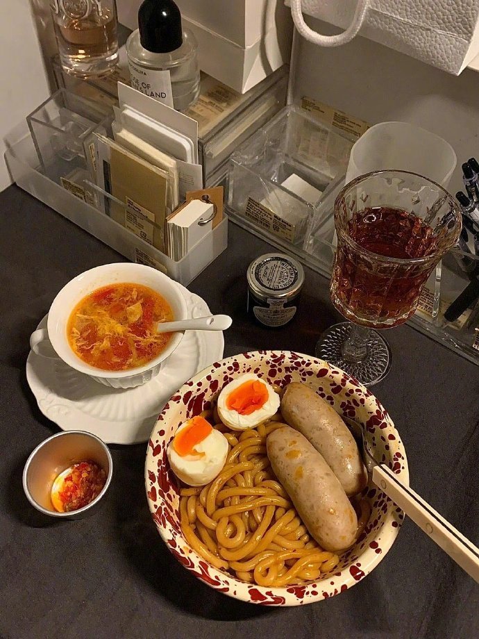 咱能改变的去改变，不能改变的去适应，不能适应的去宽容，不能宽容的就放弃。—— 贾