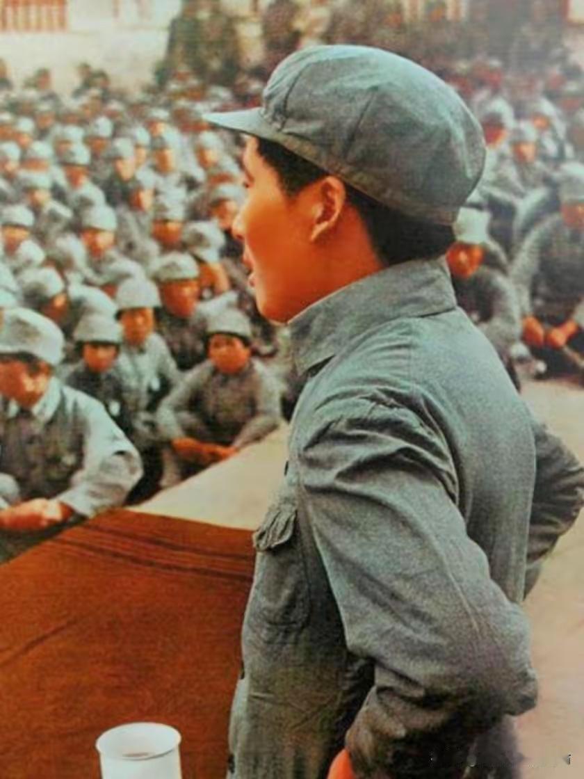 别轻视毛泽东思想！这面旗帜，过去、现在、未来永远属于中国人民
 
不少人觉得那是