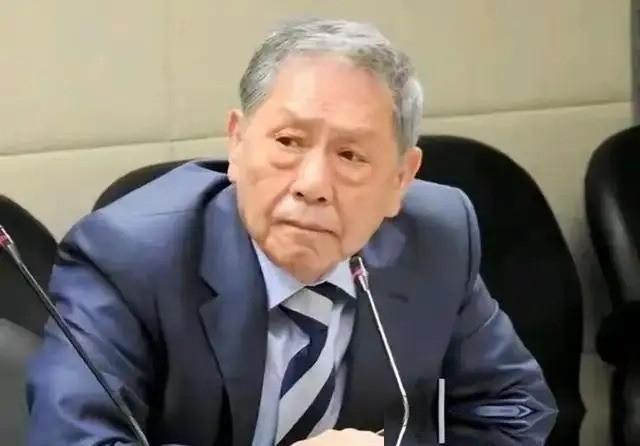 很多人讨论台海问题时，习惯把俄乌战争当成参考模板，认为俄罗斯能够从陆地方向推进，