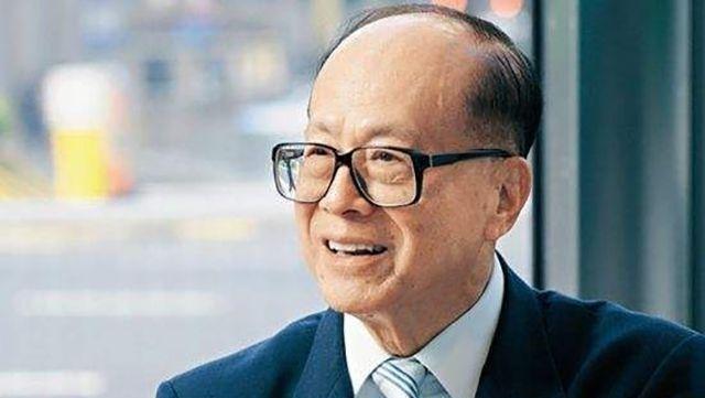 1958年，李嘉诚遇到一个算命先生。

当时谁也没想到，这场看似普通的相遇会成为