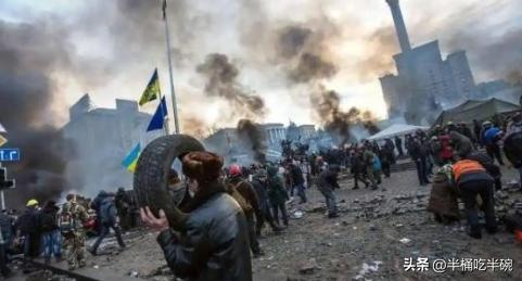 纳了闷了，俄罗斯几乎天天空袭乌克兰，但是为什么乌克兰依旧是不痛不痒的？其实这不是