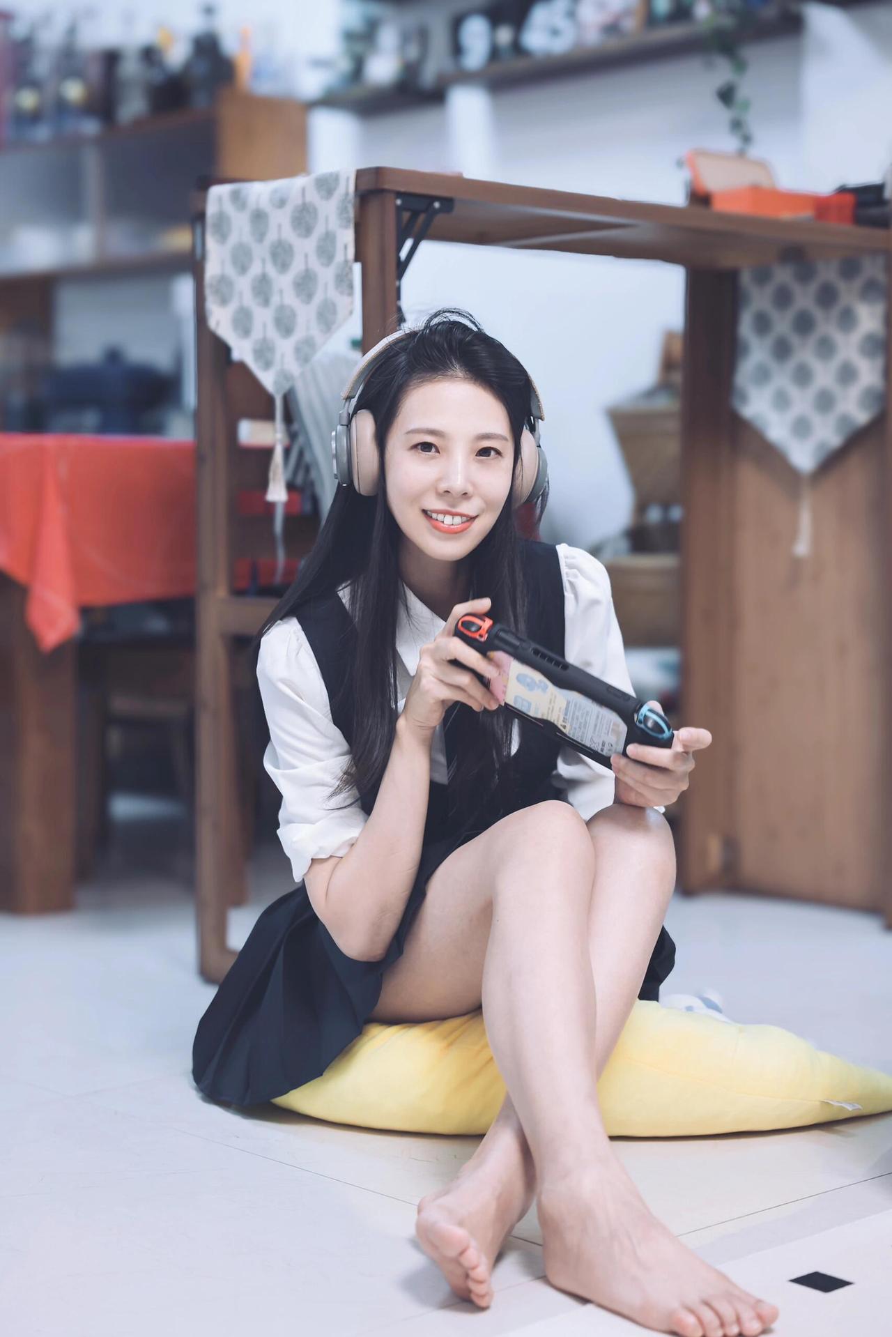 在家听着音乐唱着歌，真是一种享受。