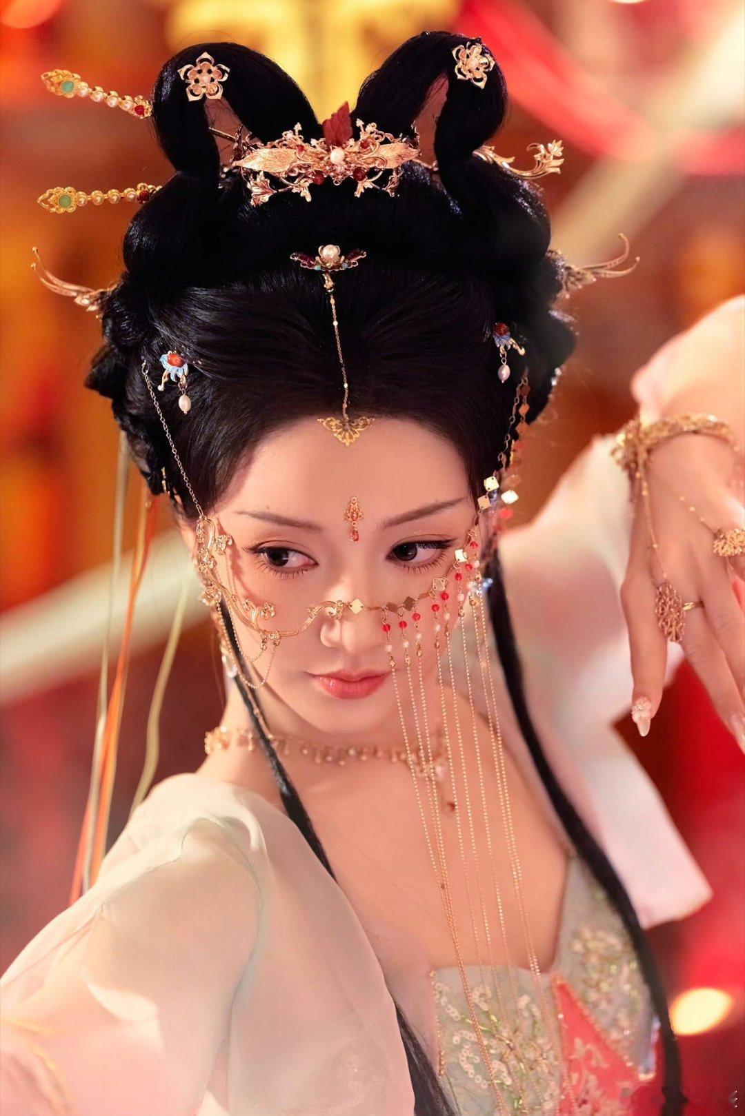 姜贞羽红姑娘单挑唐俪辞好疯 姜贞羽在《水龙吟》超惊艳！红姑娘赤色劲装挑唐俪辞，指