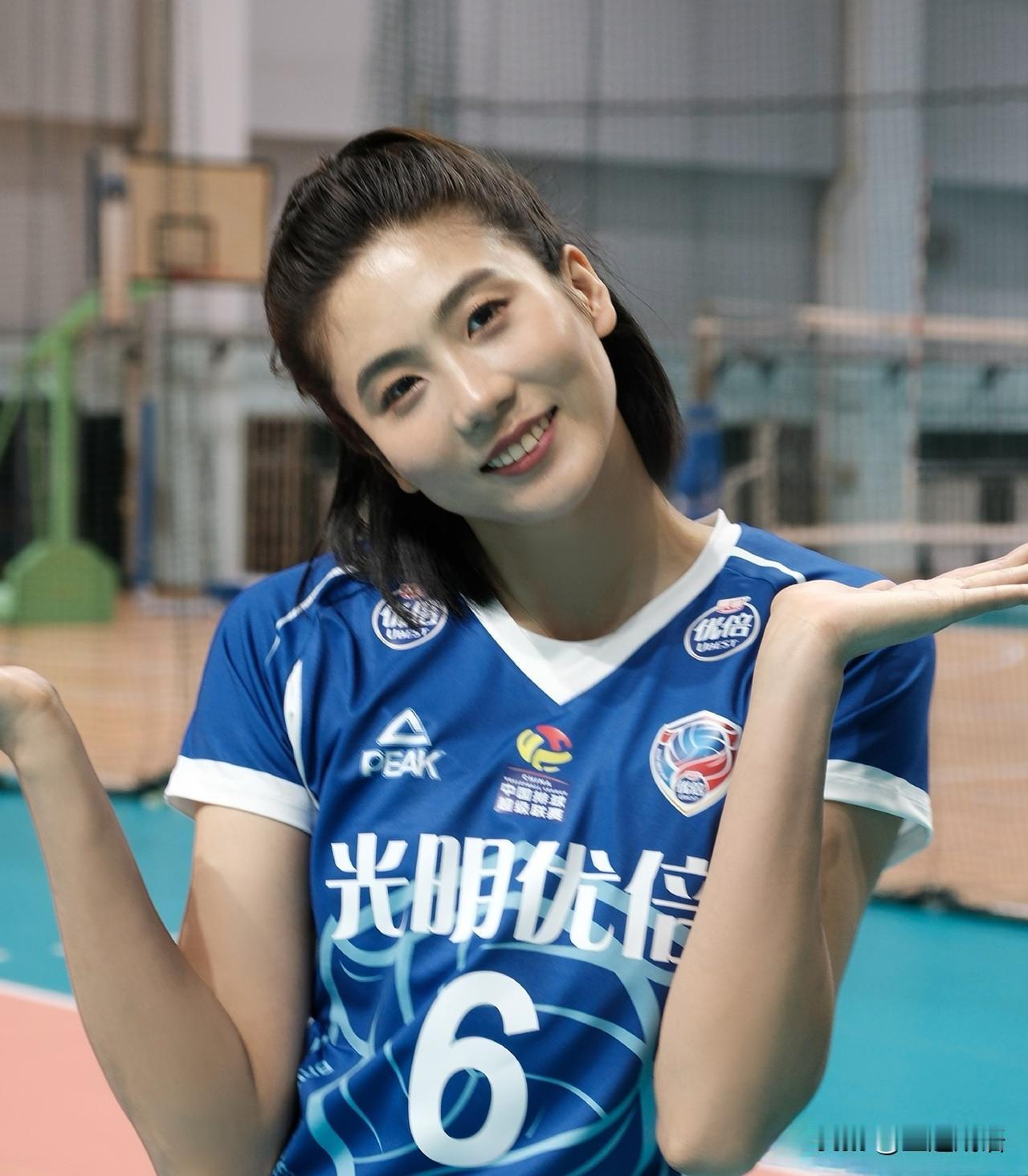 魔都女排天团，颜值实力双在线✨ 双外援强攻+本土国手稳防，蔡斌带队终结25年等待