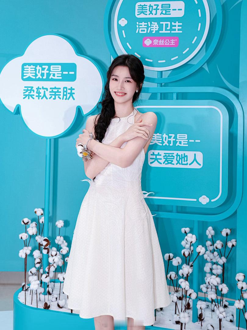 卢昱晓 
