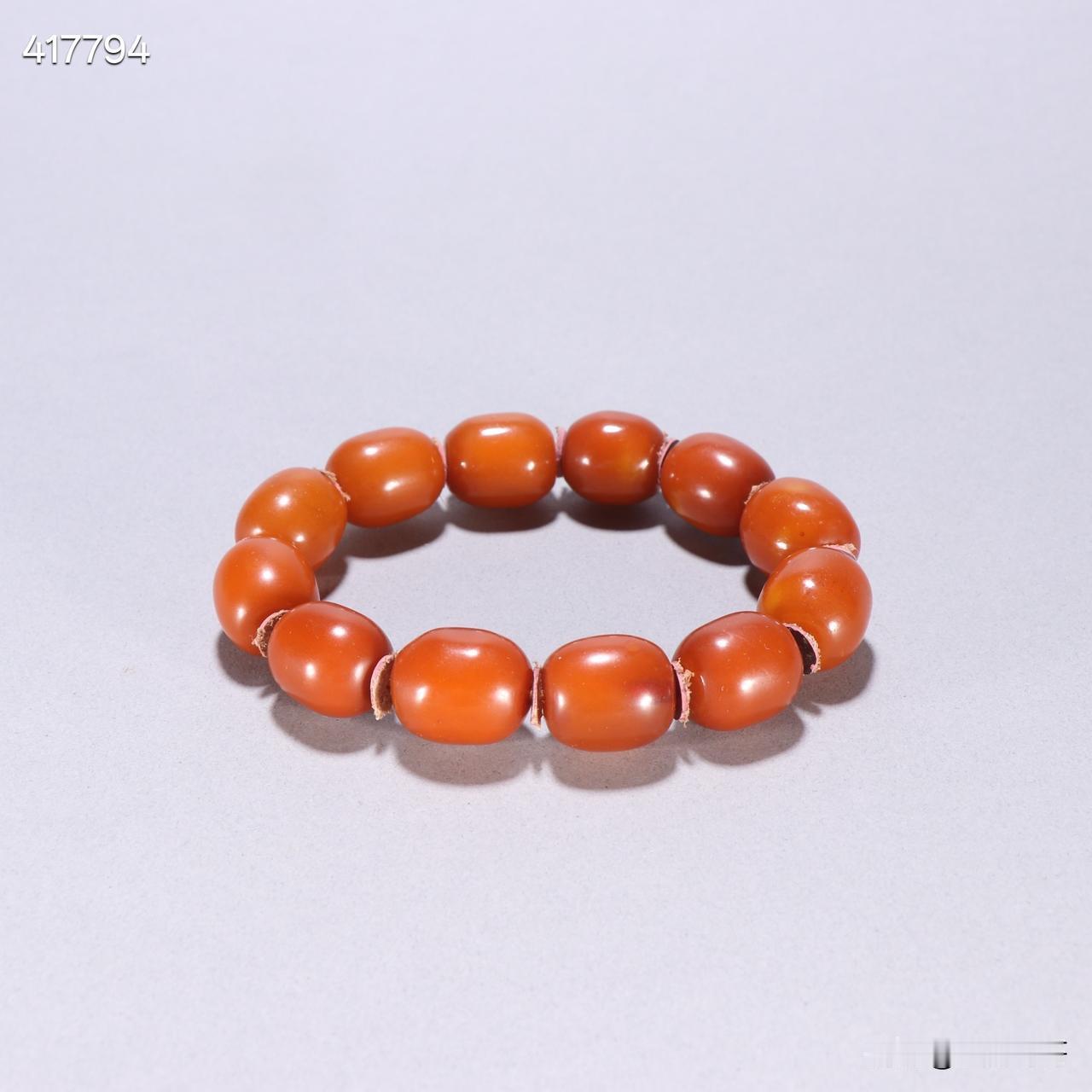 清 蜜蜡手串
规格：珠径1.6cm