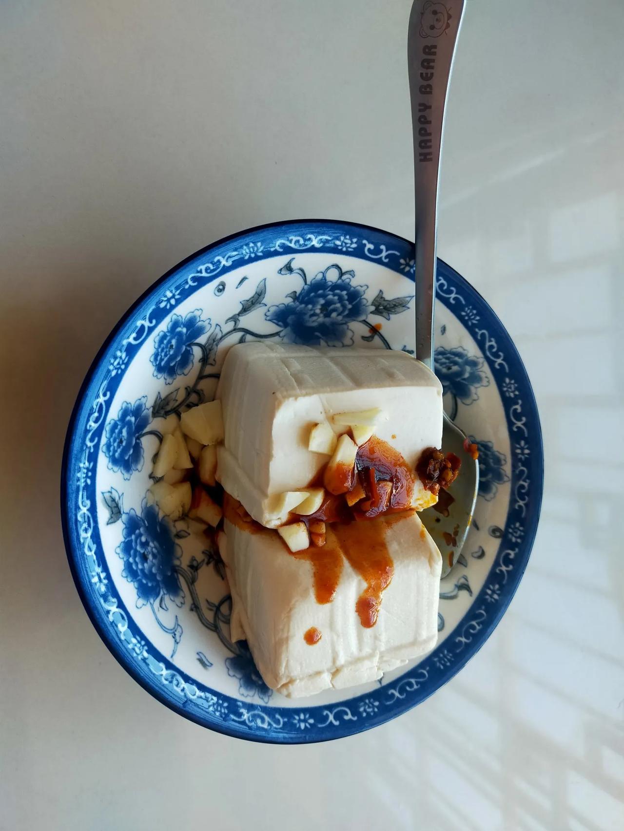 #一人食吃什么#
我一个人吃东西很随便。
我特别理解李娟在董宇辉访谈的时候说，很