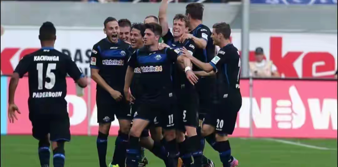 德乙榜首生死战！沙尔克04主场迎击帕德博恩，1分之差定冲甲格局北京时间11月29