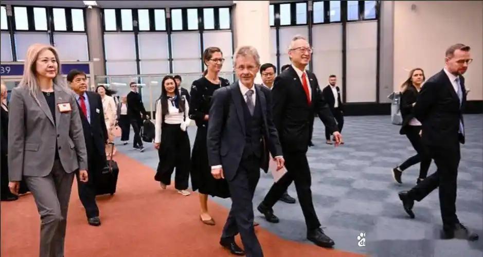 建议：外国议员窜访台湾，中国大陆应不动声色，直接“对号入座”予以惩处。不要兴师动