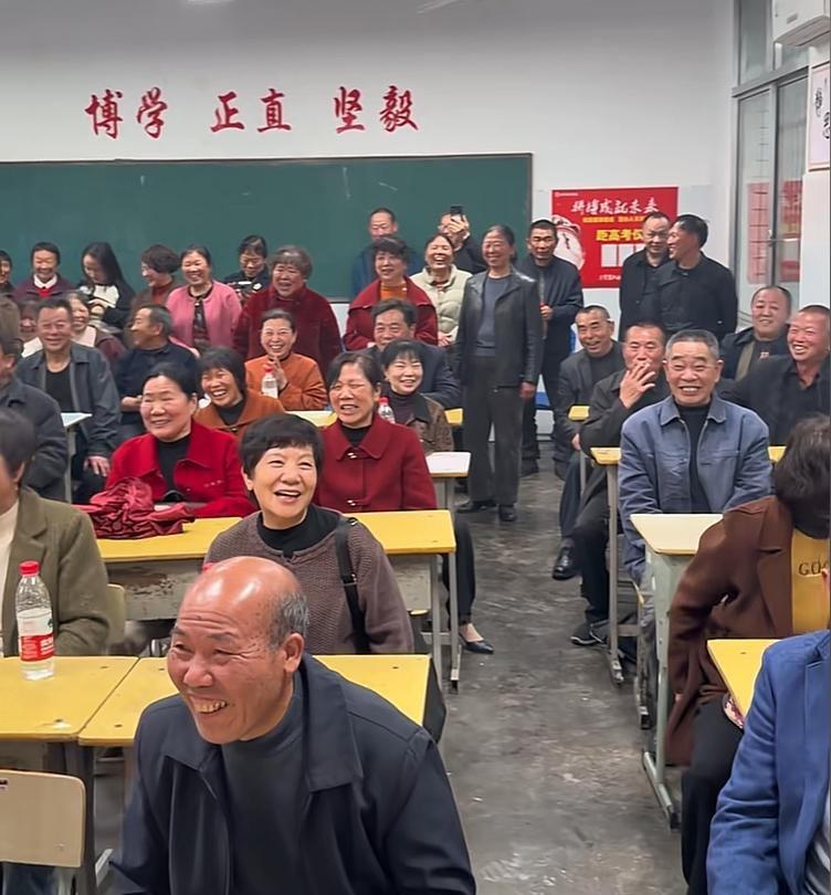 3.76亿流动人口时代，为什么1976届同学50年没散？

1976年高中毕业的