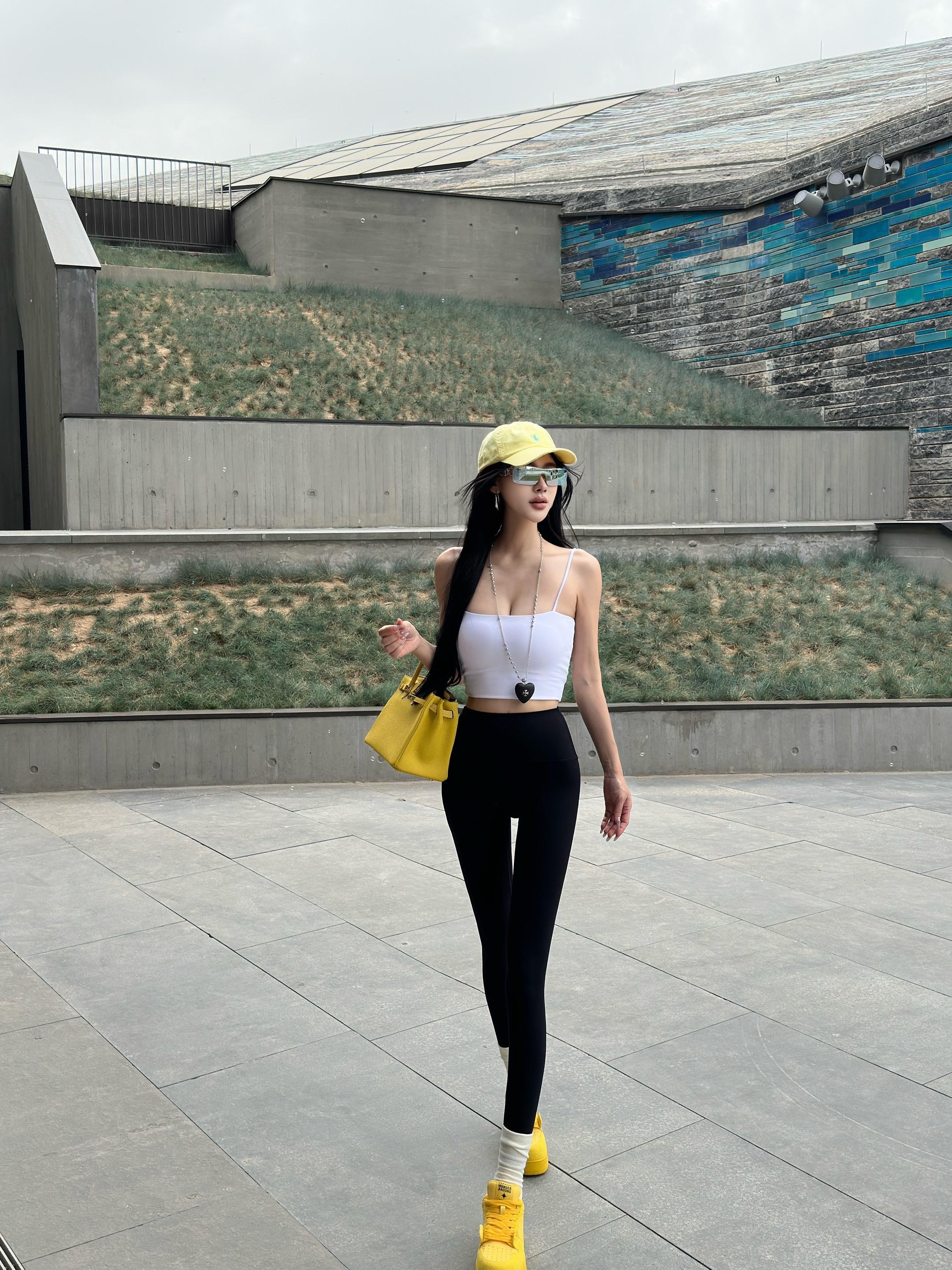 最近学到一个新词叫:“情绪冷漠症”。 大概是说:“平时说话很温柔，表面...