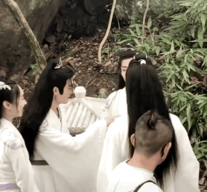 王博不仅喜欢打战战的蜜桃臀 还喜欢戳胸口 摸喉结 各种摸摸🤤🤲🏻 