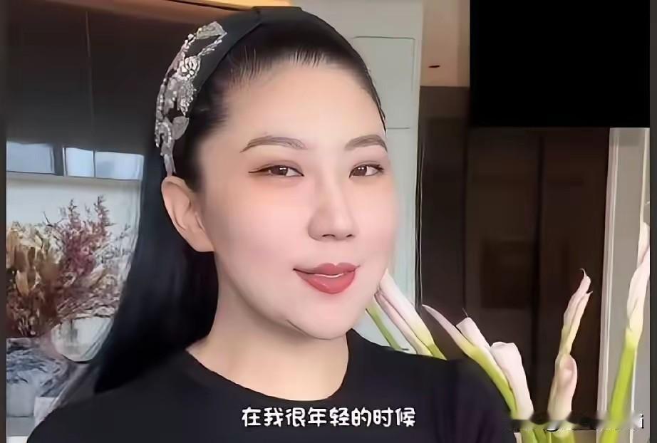 coco直播时，有人说，现在没有男人看上你，你觉得值吗？你会你的决定后悔吗？她笑