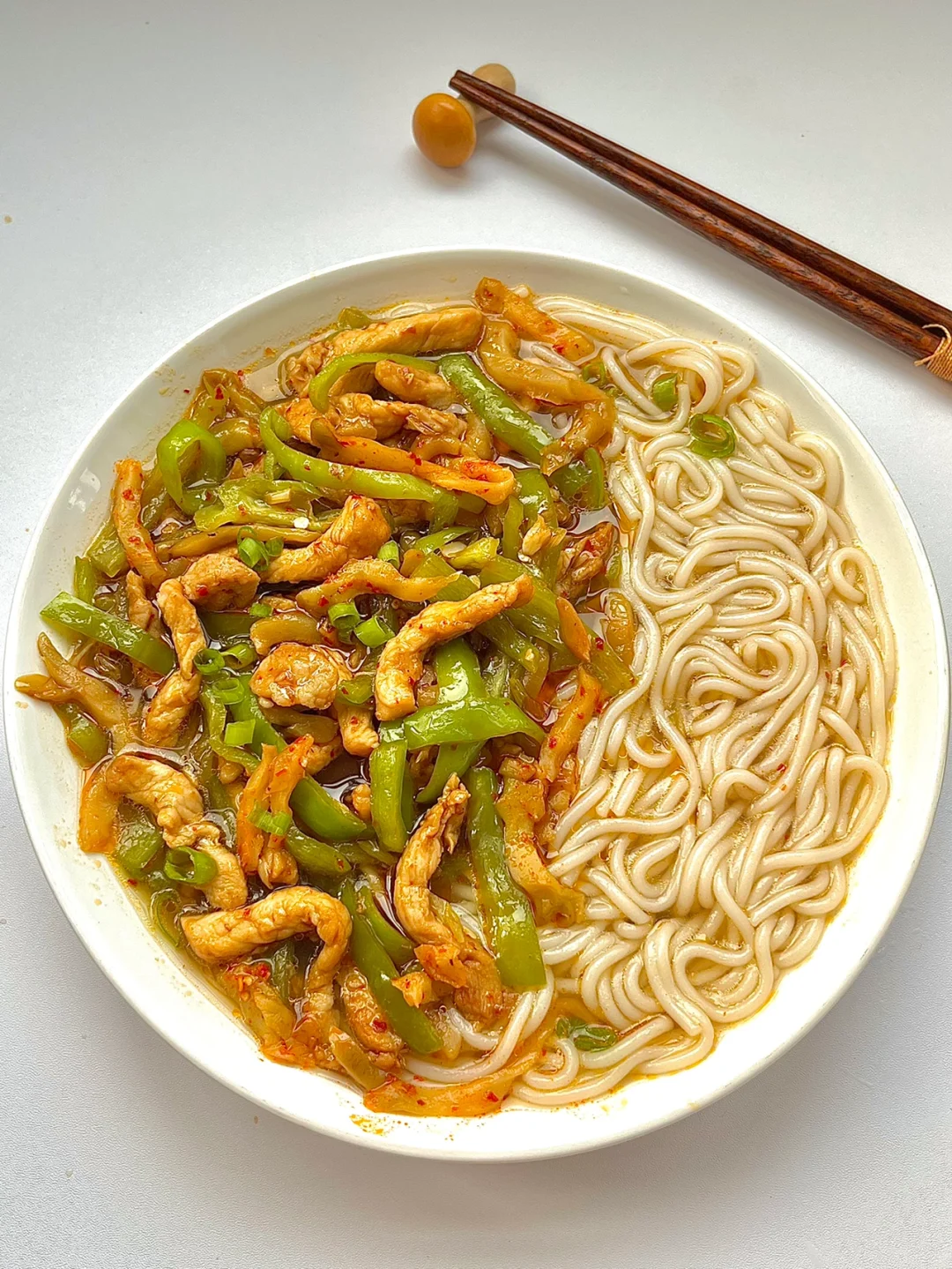 吃过这碗榨菜肉丝米线的人都说好！！拿手菜！