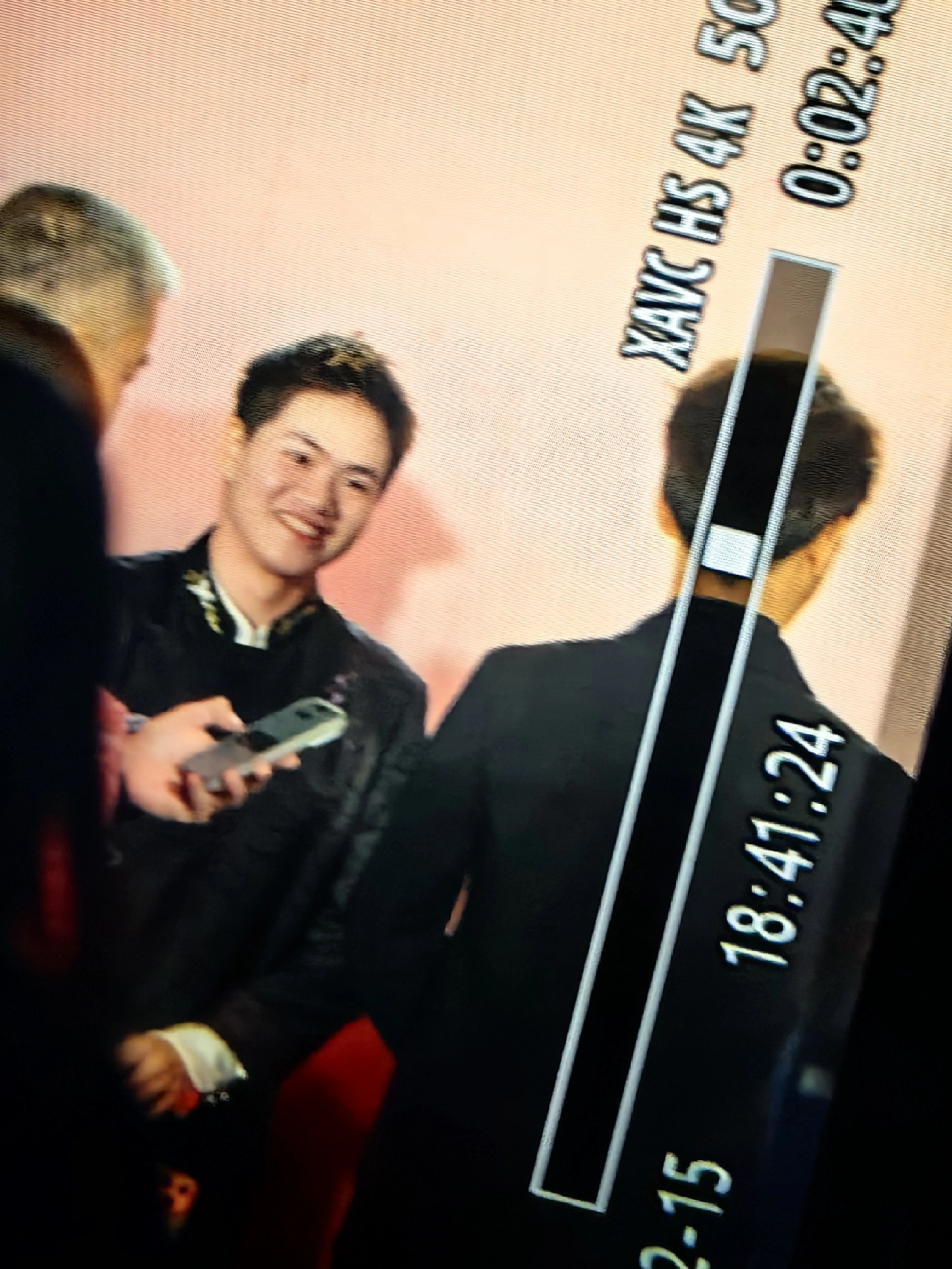 又沉迷了，这个小铿铿