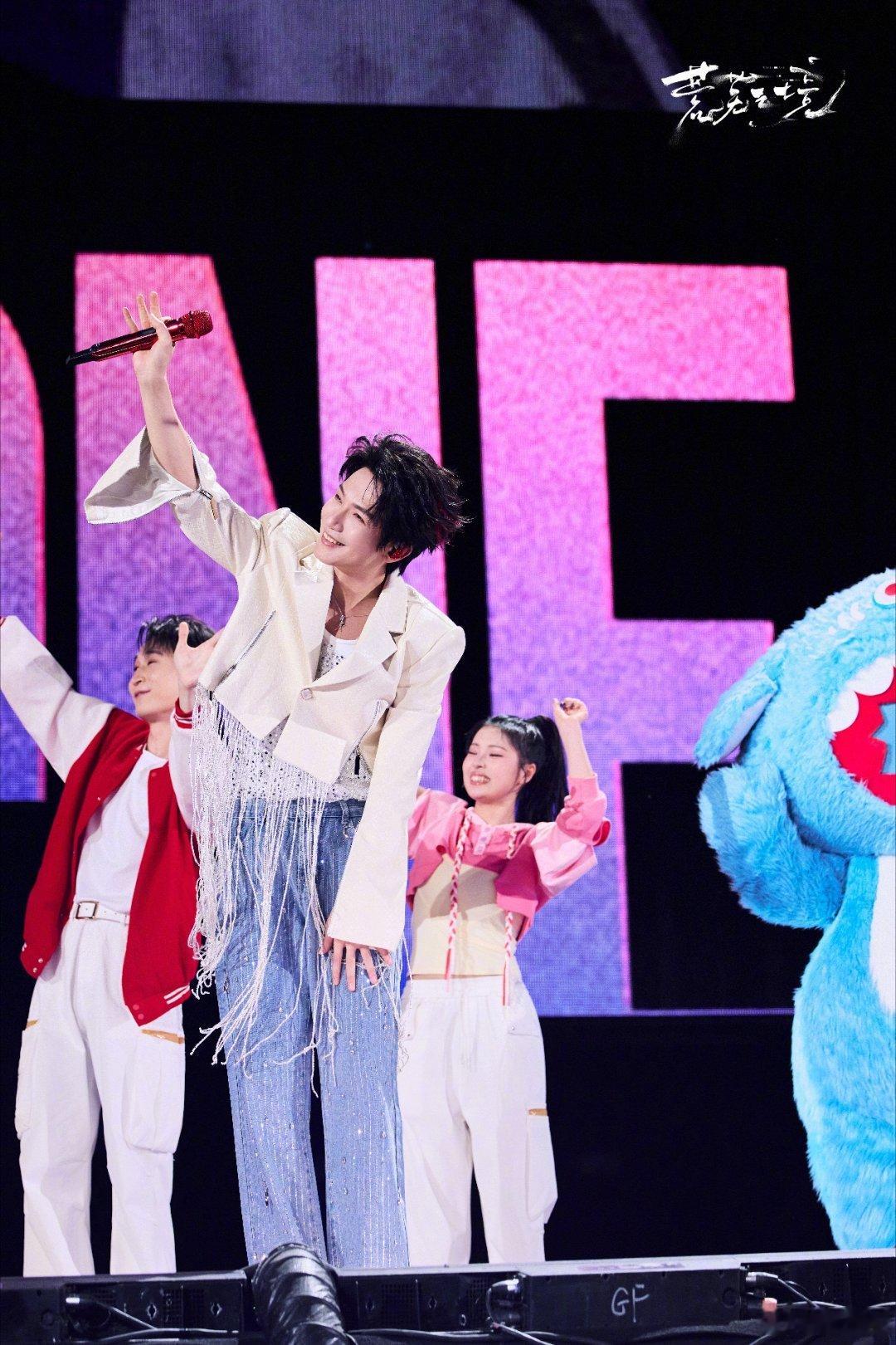 陈楚生荒芜之境三亚站🌟不负长久等待！荒芜之境巡演三亚站官宣，生日主题专场温情上