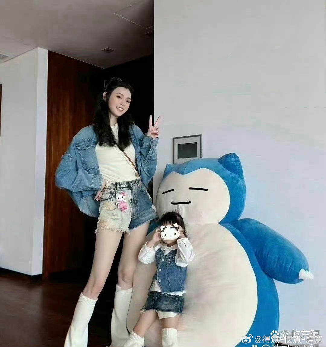 奚梦瑶﻿女儿这双腿也太‏会长了‎‏﻿吧‎，完全遗传了妈妈的‍﻿﻿大长腿‍‎‌基因