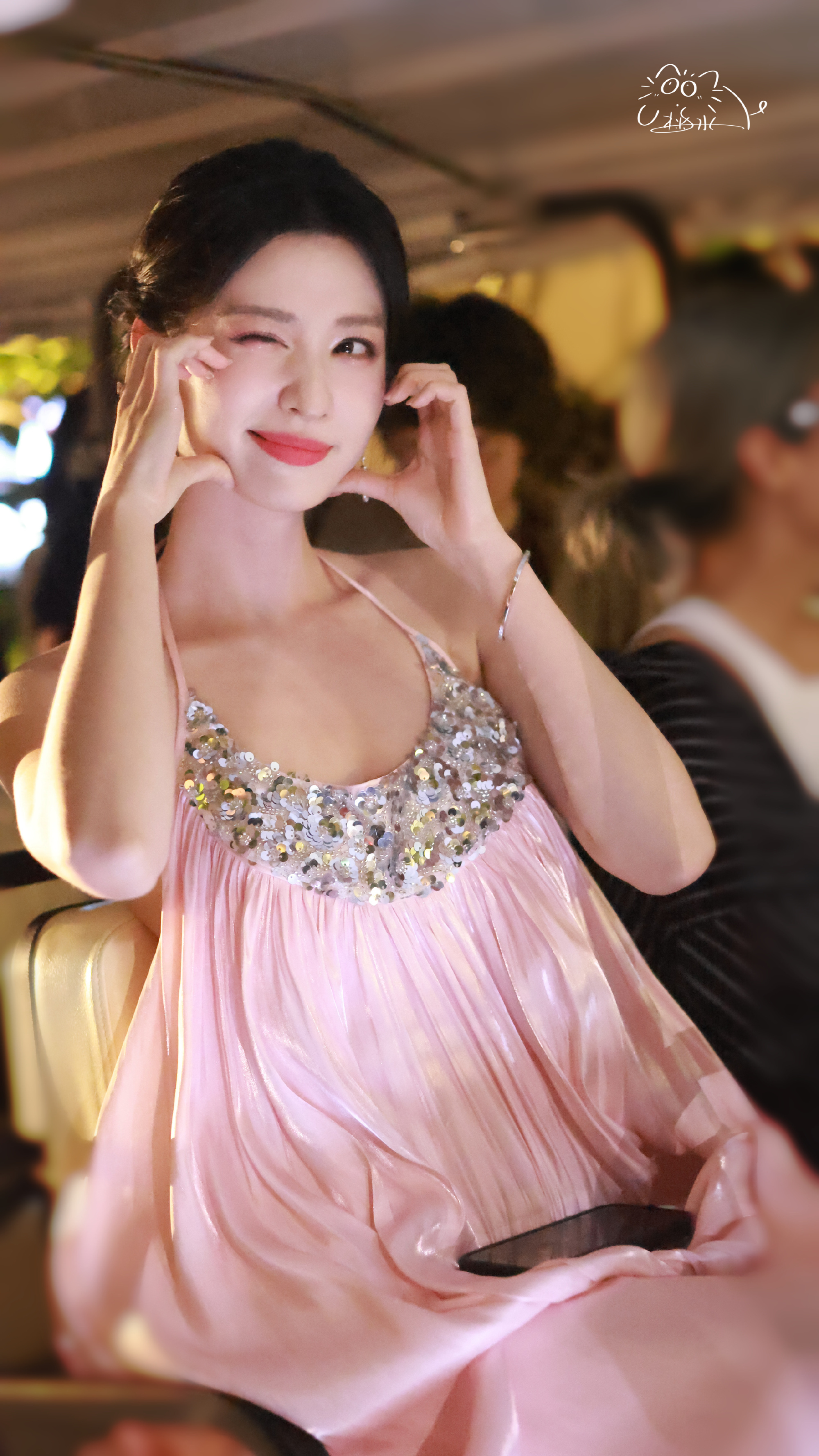 李昀锐王楚然 金银错VOGUE晚宴上的王楚然 真的太美了，好爱这个造型🚢 ​​
