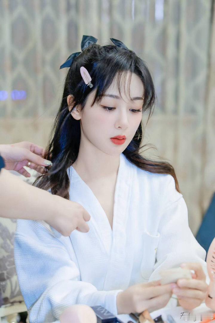 杨紫[超话]杨紫生命树yz杨紫白菊“我的夜空本星河长明 遇见你后寥若晨星 ”  