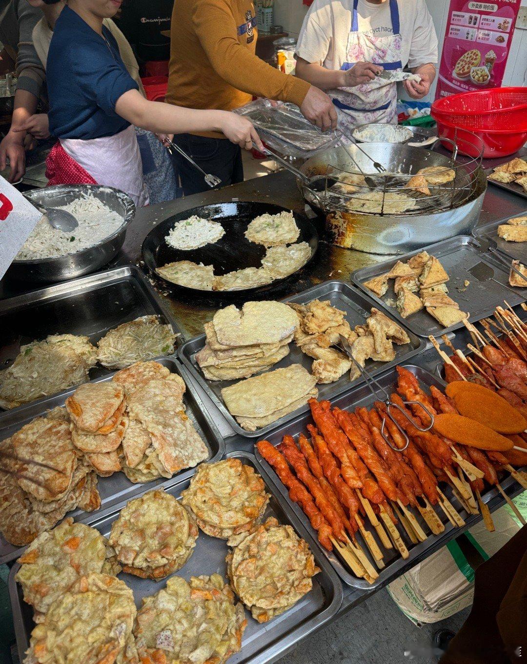 潮汕炸物猪脚饭炒甜面炒薯粉条  