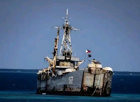 中国现在应该把一个选择题交给美国，看他是要伊朗死，还是要菲律宾继续给他卖命。
