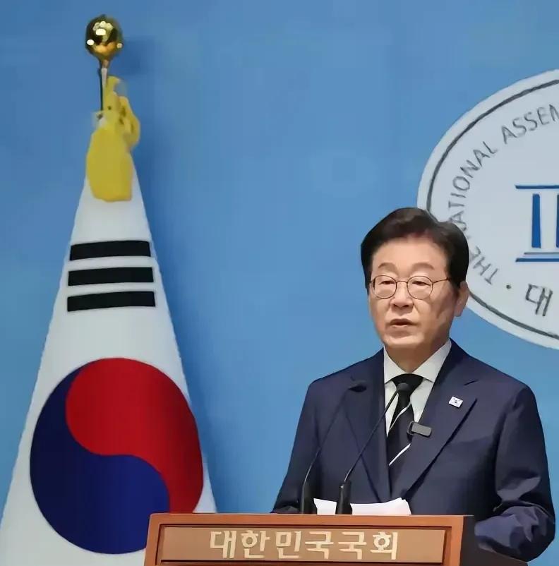 别再硬凑！李在明给韩国贸易敲警钟。

近几日，韩国人物李在明的一番话引发了热议，