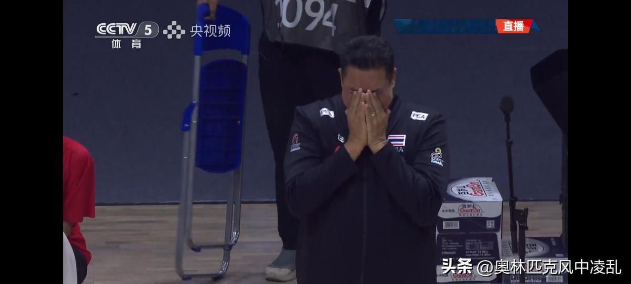 丢了冠军，拼尽全力的中国女排输球又输面


2:3，想过难，但没想到这么难！决胜