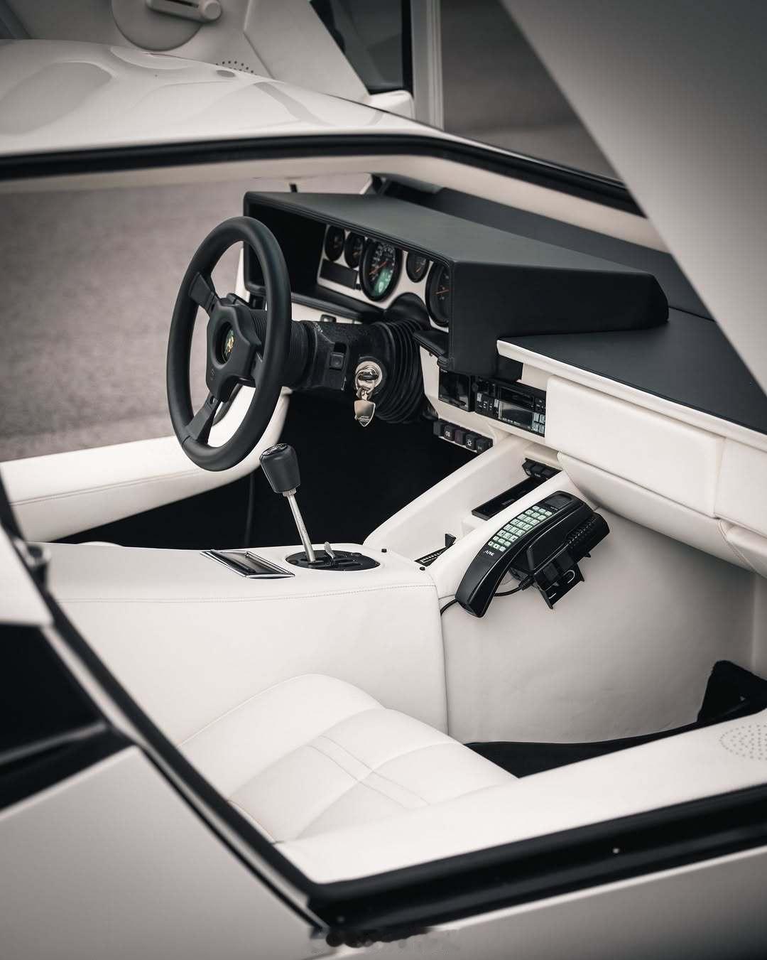 ClassicCars Lamborghini Countach