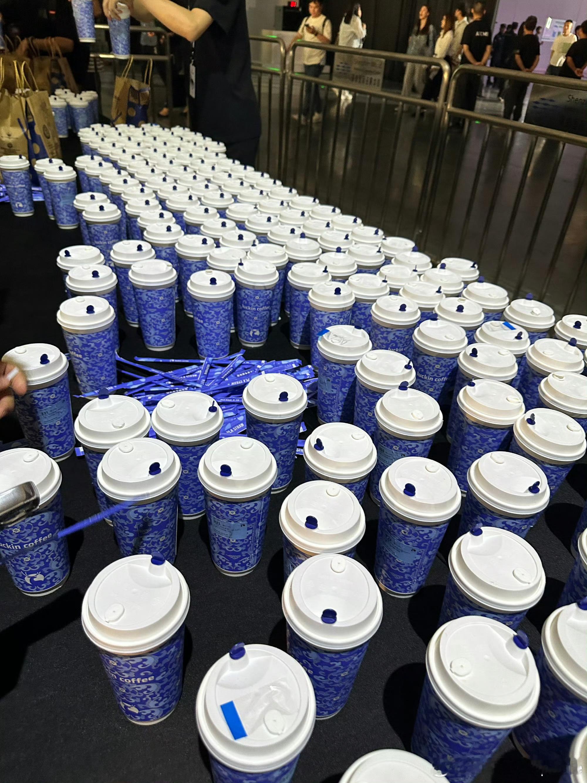 哈哈哈前几天发布会，赵明Ai一句话点了2000杯奶茶[笑cry][笑cry][笑