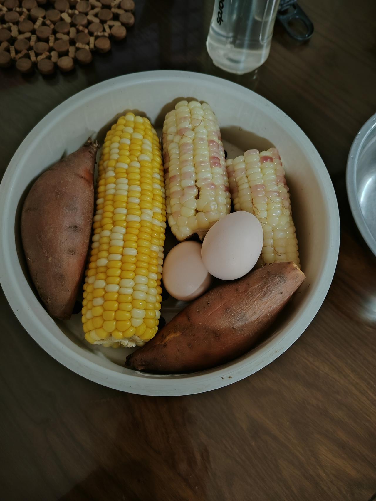 早上七点，自言自语的说声：早晨！然后呢，吃个早餐，准备搬砖去也！[偷笑]
