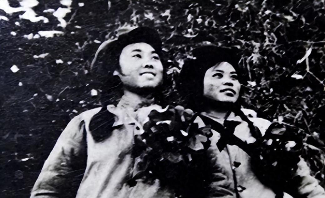 上甘岭战役中唯一的女战士，每天坚持捐款，秦基伟曾为她牵马，令人敬佩！
2003年
